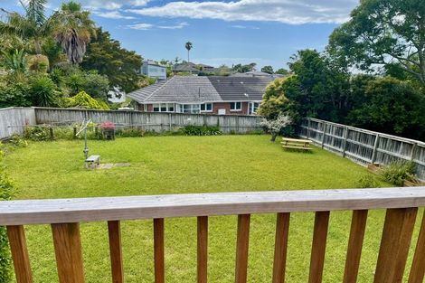 Photo of property in 17 Margaret Place, Milford, Auckland, 0620