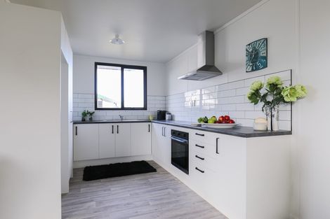 Photo of property in 4/7 Barneys Farm Road, Clendon Park, Auckland, 2103