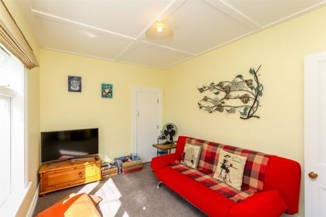 Photo of property in 18 Bracken Street, New Plymouth, 4310