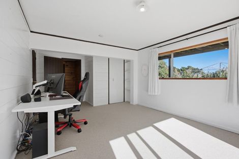 Photo of property in 17a Saint Ives Grove, Whalers Gate, New Plymouth, 4310