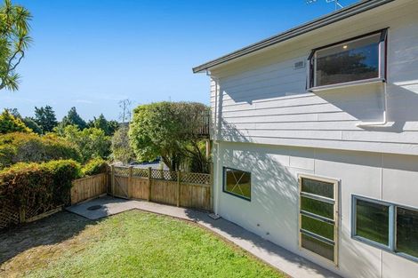 Photo of property in 12 Emery Grove, Bayview, Auckland, 0629