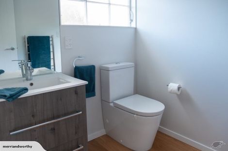 Photo of property in 15 Old Lake Road, Narrow Neck, Auckland, 0624