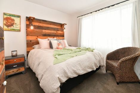 Photo of property in 18 Flavell Drive, Orewa, 0931