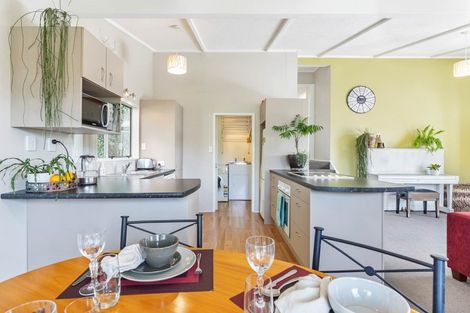 Photo of property in 1/5 Glenvale Place, Totara Vale, Auckland, 0629