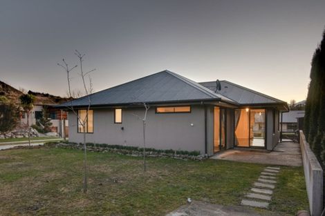 Photo of property in 2 Quill Street, Lake Hayes, Queenstown, 9304
