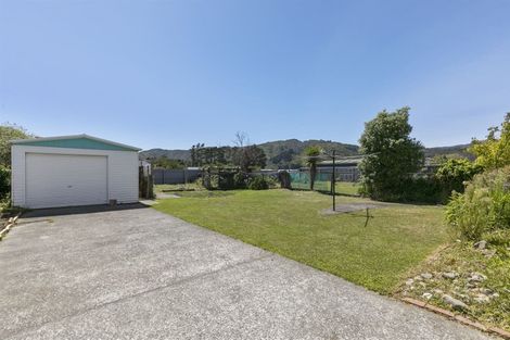 Photo of property in 23 Hinau Grove, Wainuiomata, Lower Hutt, 5014
