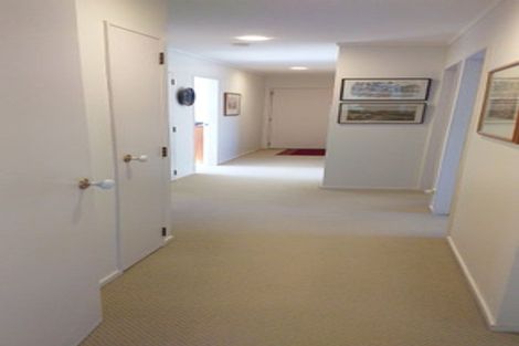 Photo of property in 2/32 Park Road, Glenfield, Auckland, 0629