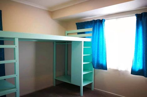 Photo of property in 34 Lavery Place, Sunnynook, Auckland, 0632