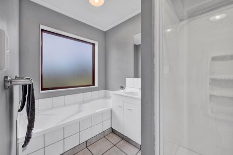 Photo of property in 320 Austin Road, Normanby, Hawera, 4673