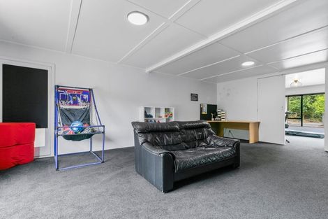 Photo of property in 2a Parklands Avenue, Swanson, Auckland, 0612