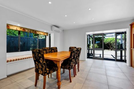 Photo of property in 3e Kinross Drive, Merrilands, New Plymouth, 4312