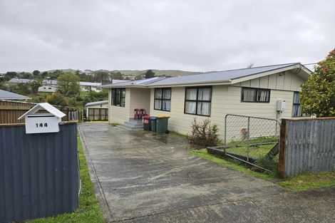 Photo of property in 144 Driver Crescent, Cannons Creek, Porirua, 5024