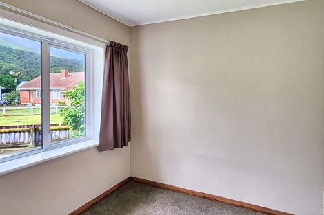 Photo of property in 11 Frickleton Grove, Waterloo, Lower Hutt, 5011