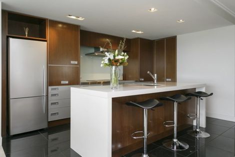 Photo of property in 3/225 Lake Terrace, Waipahihi, Taupo, 3330