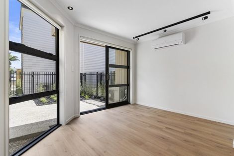 Photo of property in 1092b Great North Road, Point Chevalier, Auckland, 1022