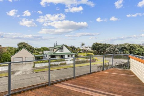 Photo of property in 1 Frances Street, Waikanae Beach, Waikanae, 5036