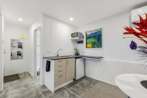 Photo of property in 2 Claude Road, Stanmore Bay, Whangaparaoa, 0932