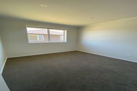 Photo of property in 28 Te Piriti Road, One Tree Point, 0118