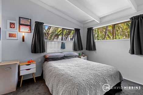 Photo of property in 9b Raymond Terrace, Northcote, Auckland, 0627