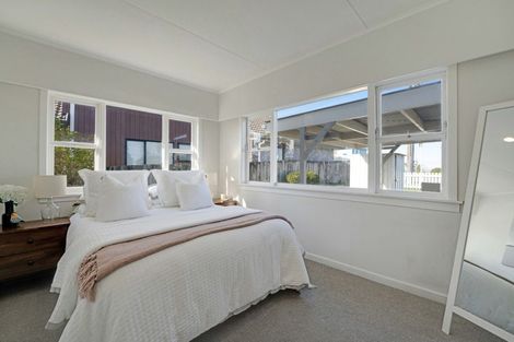 Photo of property in 1/66 Coronation Road, Hillcrest, Auckland, 0627