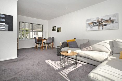 Photo of property in 2/21 Quebec Road, Milford, Auckland, 0620