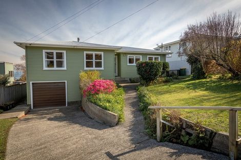 Photo of property in 5 Herewini Street, Titahi Bay, Porirua, 5022