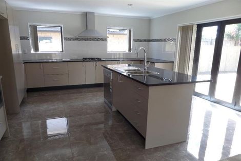 Photo of property in 3a Sherwood Avenue, Te Atatu South, Auckland, 0610