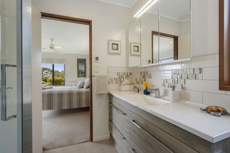 Photo of property in 21 Baigent Place, Tanners Point, Katikati, 3177