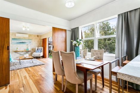 Photo of property in 53 Manhattan Heights, Glendene, Auckland, 0602