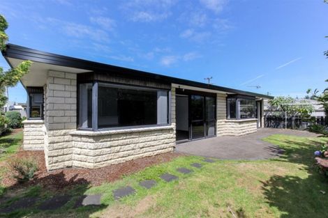 Photo of property in 1a Turakina Street, Merrilands, New Plymouth, 4312