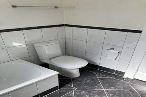 Photo of property in 1/46 Old Lake Road, Narrow Neck, Auckland, 0624