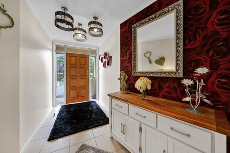 Photo of property in 24 Park Lane, Waitara, 4320