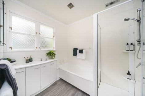 Photo of property in 25 Chilton Grove, Hokowhitu, Palmerston North, 4410