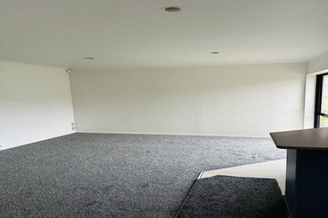 Photo of property in 5 Attymon Lane, East Tamaki, Auckland, 2016