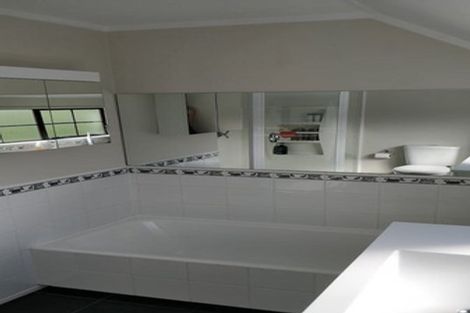 Photo of property in 17 Mallard Grove, Churton Park, Wellington, 6037