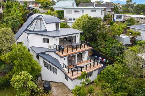 Photo of property in 2/5 Dalmeny Close, Murrays Bay, Auckland, 0630