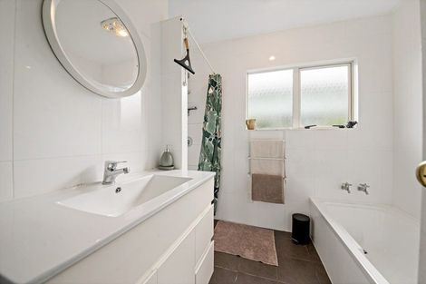 Photo of property in 30a Royton Avenue, Mangere East, Auckland, 2024