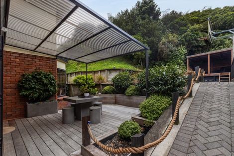 Photo of property in 25 Kilkelly Close, Tawa, Wellington, 5028