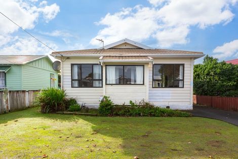 Photo of property in 79 Randwick Crescent, Moera, Lower Hutt, 5010