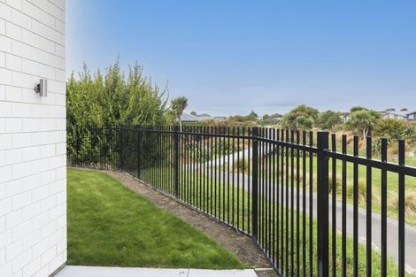 Photo of property in 21 Loch Tanna Way, Broomfield, Christchurch, 8042