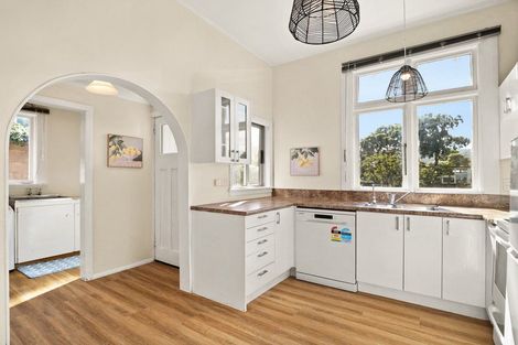 Photo of property in 268 Macandrew Road, Forbury, Dunedin, 9012