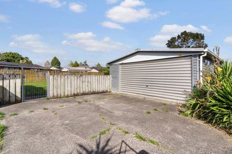Photo of property in 1 Lansdown Place, Papakura, 2110