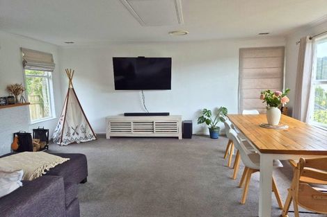 Photo of property in 14 Versailles Street, Karori, Wellington, 6012