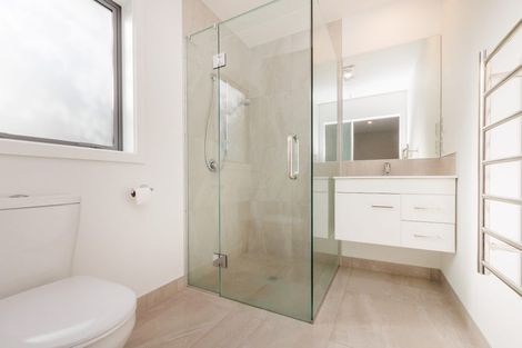 Photo of property in 5a Woodstock Place, Hokowhitu, Palmerston North, 4410