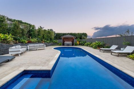 Photo of property in 107 East Coast Road, Castor Bay, Auckland, 0620