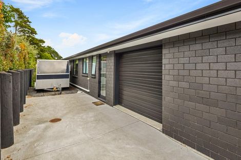 Photo of property in 13 Vogwill Road, Kumeu, 0810