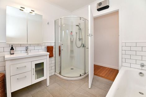 Photo of property in 88 Rosario Crescent, Red Beach, 0932