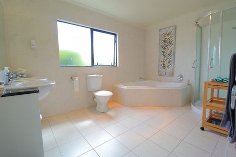 Photo of property in 106 Meadowland Drive, Somerville, Auckland, 2014