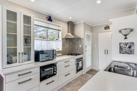 Photo of property in 27 Yvonne Street, Melville, Hamilton, 3206