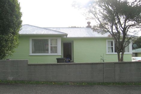 Photo of property in 8 Pembroke Street, Tawa, Wellington, 5028